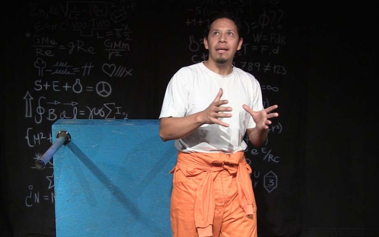 El reinosano Richard Zubelzu presenta este domingo en el Teatro Principal el documental “Teatro, ¿off?”