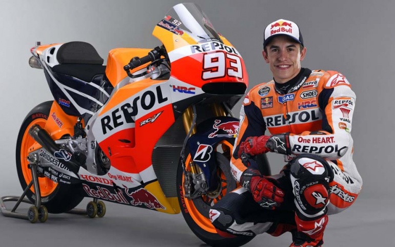 El Repsol Racing Tour exhibe en Reinosa la moto GP de Marc Márquez