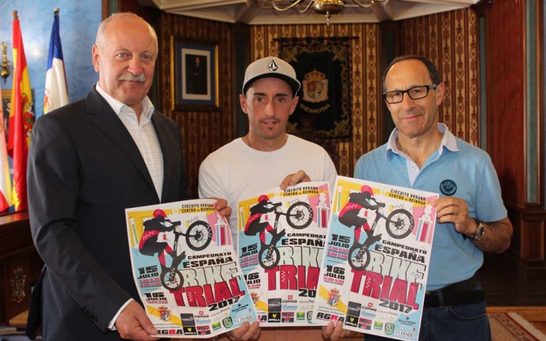 Los mejores pilotos de bike trial disputan en Reinosa una nueva prueba del Campeonato de España