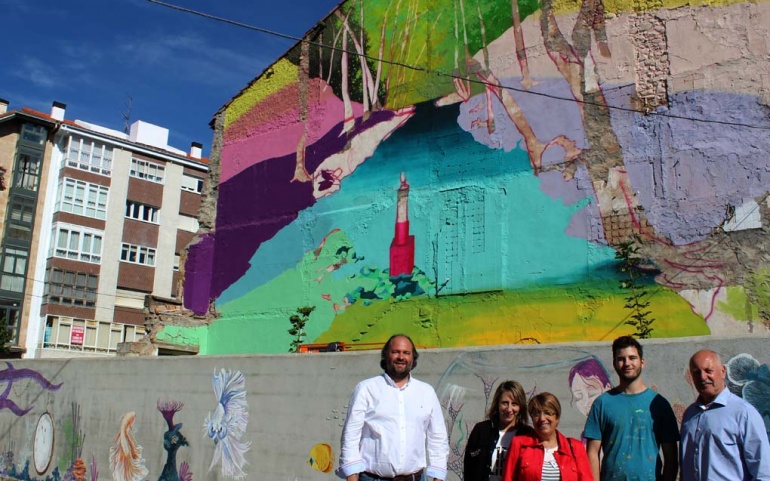 El Nacimiento del Ebro inspira el mural de grandes dimensiones pintado por Néstor del Barrio