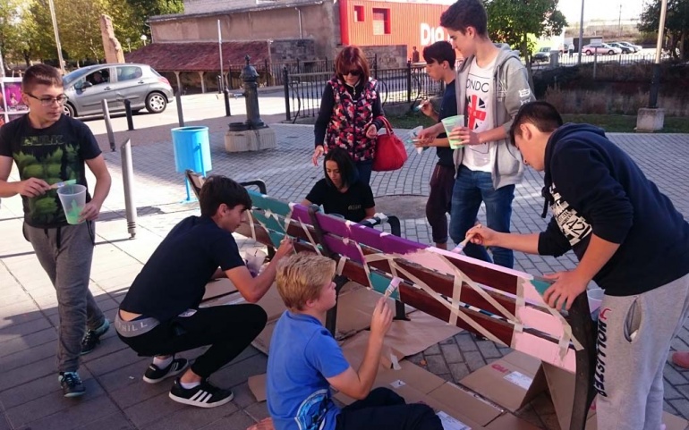 Alumnos del Colegio Antares dejan su huella en el proyecto Galería Vertical