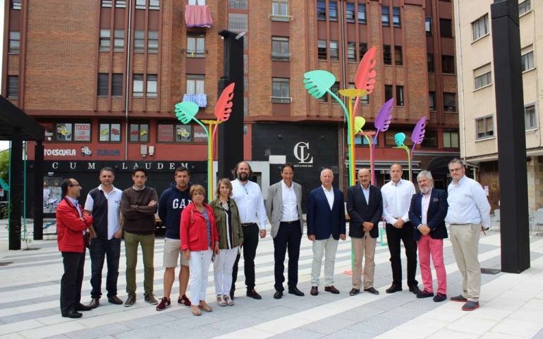 Mazón cree que la reforma de la Plaza de La Constitución mejorará la calidad de vida de los reinosanos