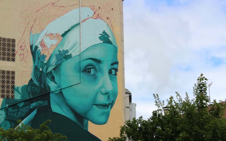 Color y tradición para los nuevos murales del proyecto Galería Vertical