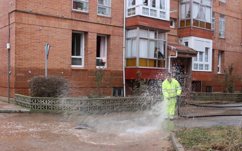 Aqualia abastecerá de agua a todos los locales y garajes para que puedan realizarse trabajos de limpieza
