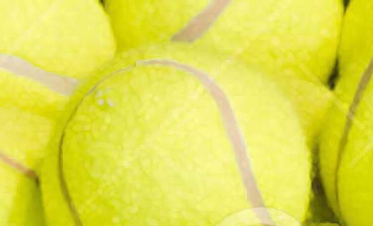 Organizado un curso intensivo de tenis para todas las edades