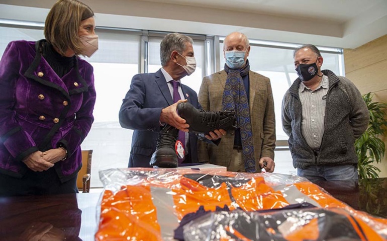 El Gobierno de Cantabria entrega nuevos equipamientos a la Agrupación de Protección Civil de Reinosa