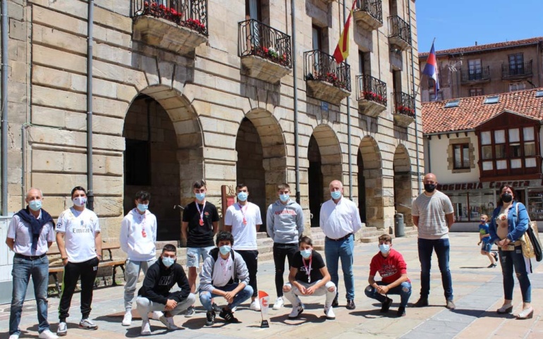 Felicitación municipal a los reinosanos subcampeones del Costa Blanca Futsal Cup