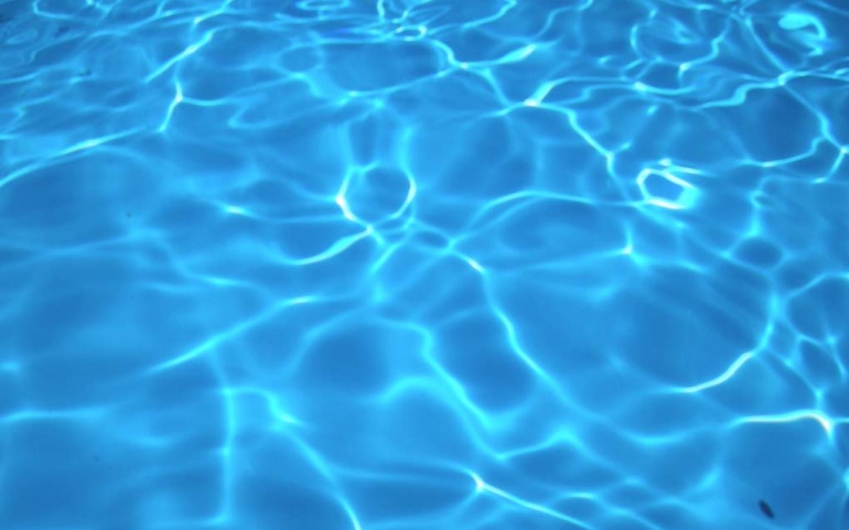 El Equipo de Gobierno proyecta externalizar la gestión de las piscinas climatizadas para mejorar el servicio