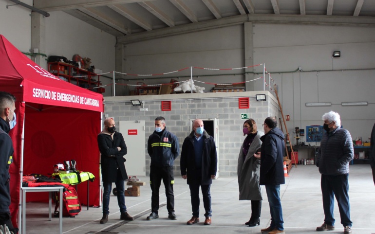 El Gobierno dota a los bomberos del 112 de equipaciones específicas de rescate en invierno