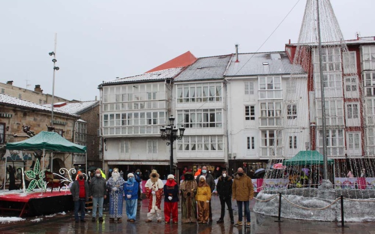 Los Reyes Magos, fieles a su cita con los niños reinosanos
