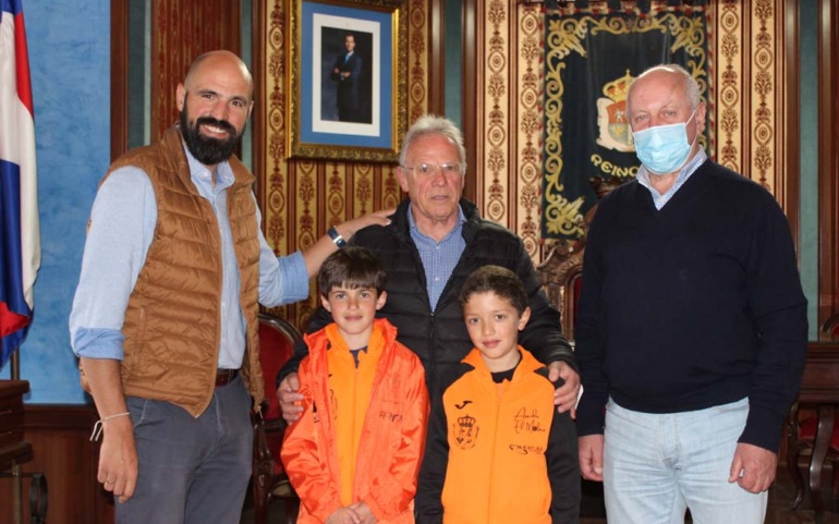 Felicitación municipal a los atletas reinosanos Pablo Vegas y Farid Nagahmohcy