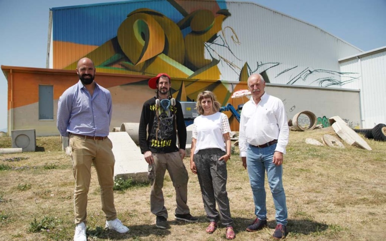 Bisho deja huella de su obra en Reinosa a través del proyecto Galería Vertical