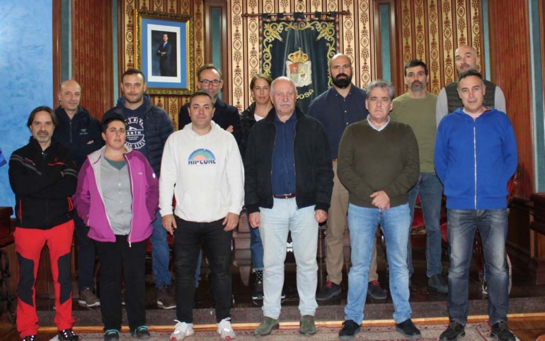 El alcalde y la Corporación se reúnen con los trabajadores de Reinosa Forgings&Castings y las plantas de Sidenor y Siemens Gamesa