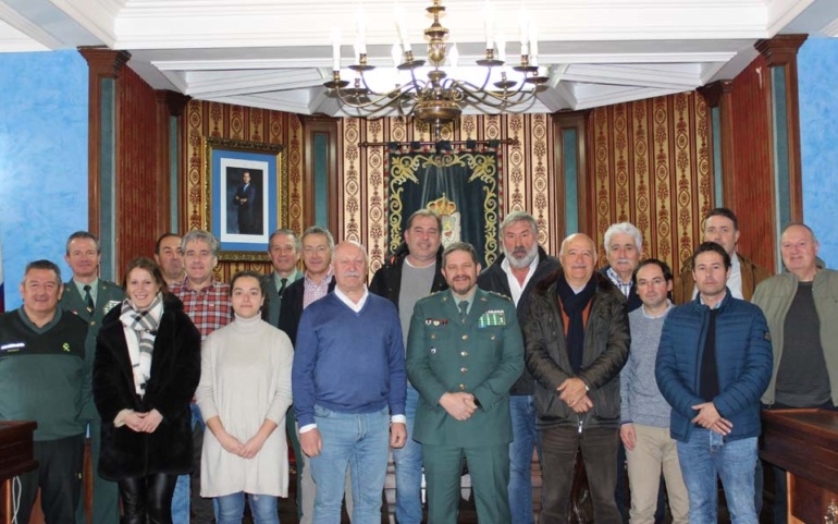 El jefe de la Comandancia de la Guardia Civil en Cantabria se reúne en Reinosa con los alcaldes campurrianos