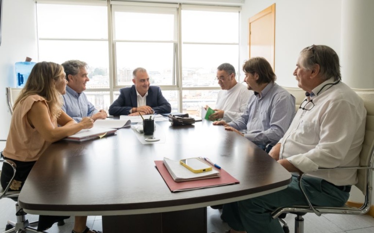 Fomento se compromete a agilizar los trámites para ensanchar el puente sobre el río Híjar