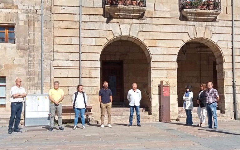 Concentración silenciosa en solidaridad con las víctimas del incendio de Murcia