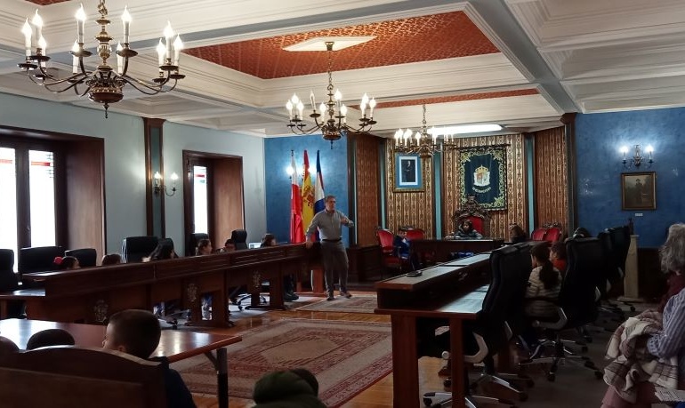 Visita de alumnos del Colegio San José al Ayuntamiento