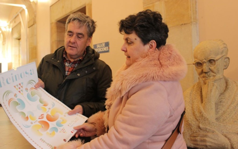 El Ayuntamiento ya está distribuyendo entre los reinosanos el calendario de 2024