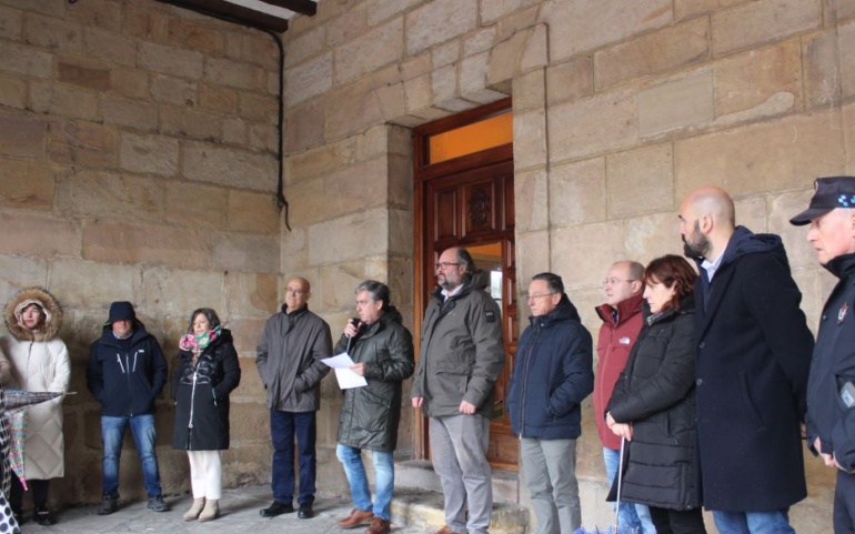 Minuto de silencio en recuerdo de las víctimas del incendio de Valencia