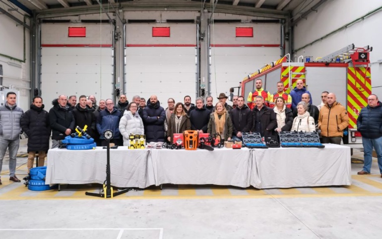 El Gobierno de Cantabria entrega nuevo material al Parque de Emergencias de Reinosa