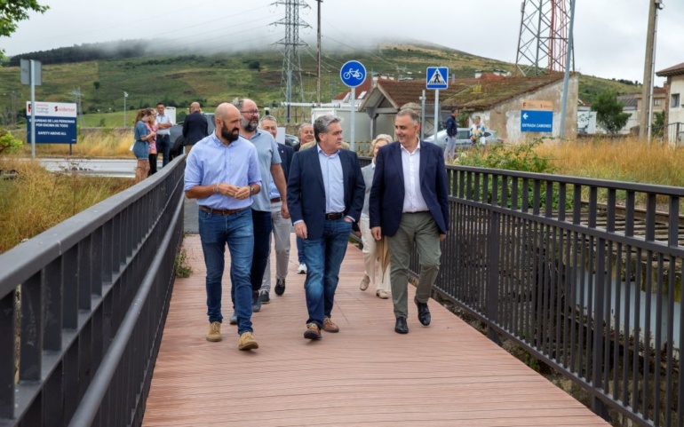 Inaugurado el carril bici que conecta el núcleo urbano con el polígono y los centros de actividad económica