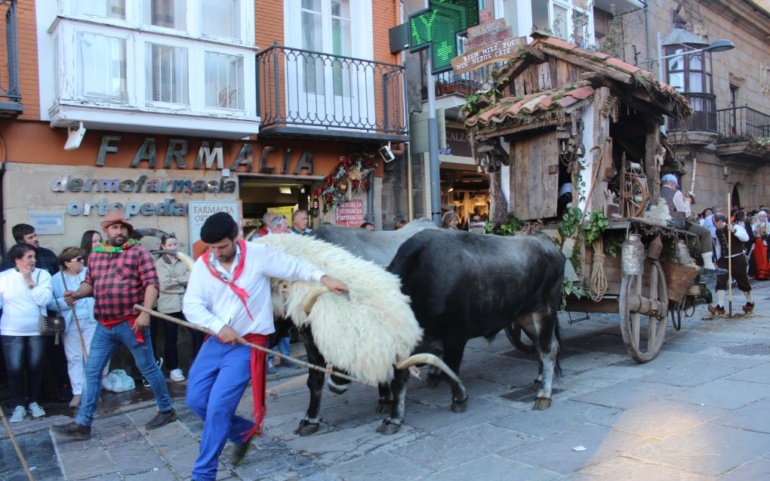 La carreta “Bien hilé, pues mis hijos crié”, gana el concurso del Dia de Campoo