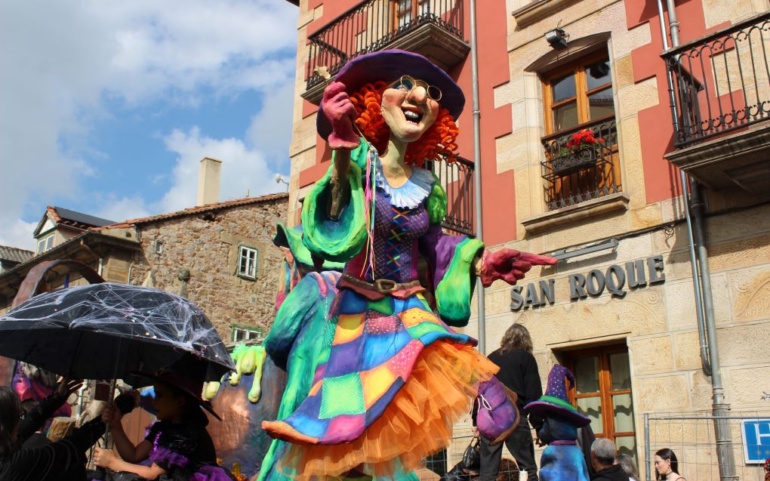 La carroza “Akelarre” gana el Concurso de San Mateo 2024