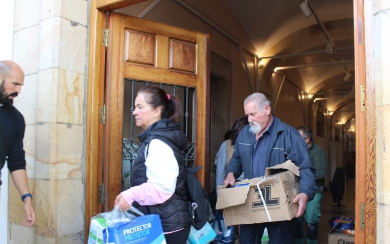 Primer envío de productos destinados a los municipios afectados por la DANA