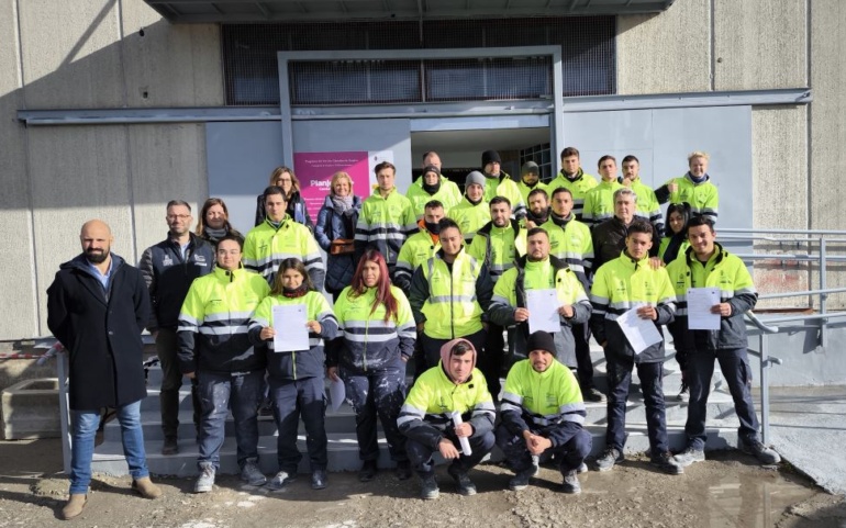 Firma de contratos de los alumnos de la II Escuela de Talento Joven