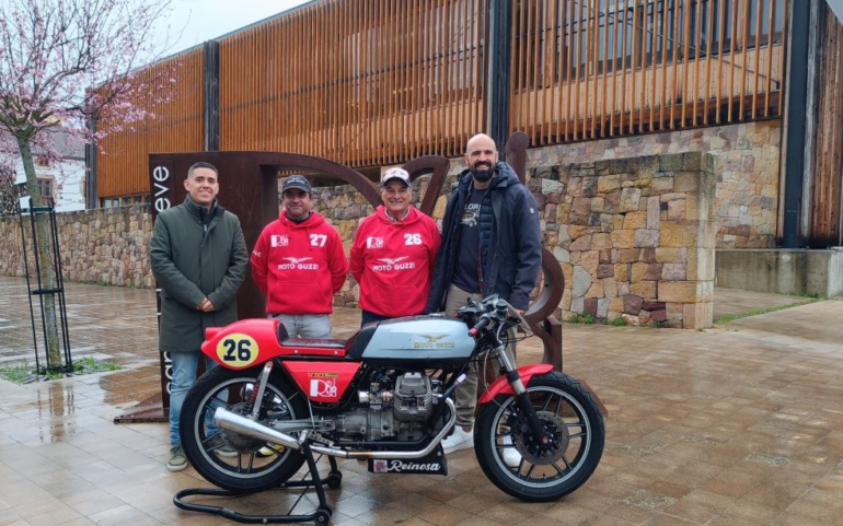 Felicitación municipal al equipo de motos clásicas “Reinosa”