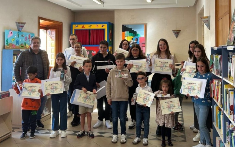 Entrega de premios de los concursos de “Marcapáginas” y “Literatura en Tres Líneas”