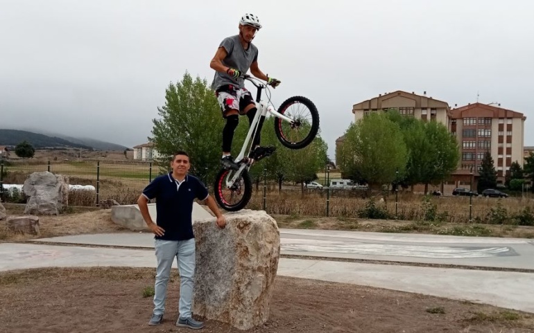 El piloto Raúl Gutiérrez dará nombre al bike park municipal de Reinosa