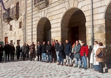 Minuto de silencio en memoria de las victimas del accidente de ferrocarril de Adamuz