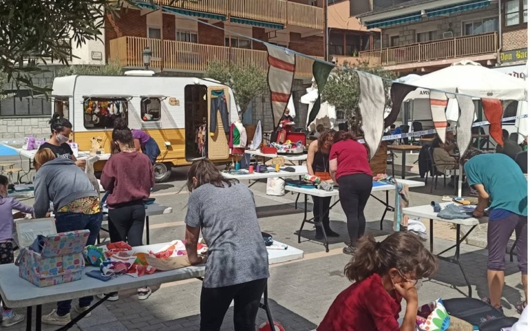 Planeta Dots enseñará a reparar y customizar ropa en una actividad de la Concejalía de Medio Ambiente