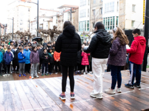 Alumnos del Alto Ebro leen su manifiesto por la igualdad de género