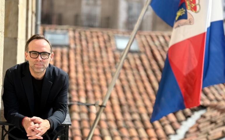 El alcalde de Reinosa se reduce el sueldo y recorta el gasto político en un 50%