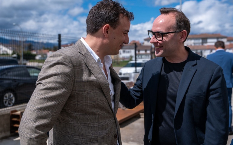 Sergio Balbontín visita Mecánica Brañosera y se compromete a impulsar el cambio de uso necesario para su ampliación.