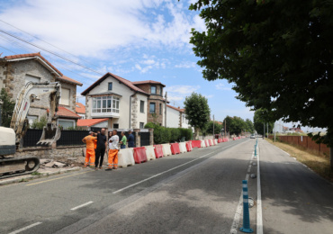 Comienzan las obras de renovación de la acera de la avenida Castilla.