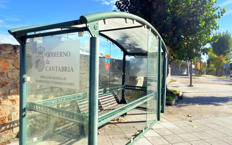 El Ayuntamiento de Reinosa solicita al Gobierno de Cantabria la reparación de tres marquesinas de autobús con cristales rotos y otros desperfectos